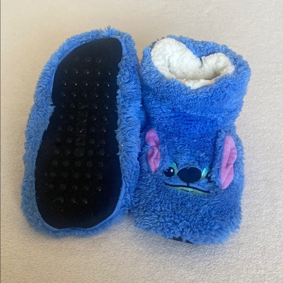 Lilo and stitch Blue Fuzzy Character Slippers Size S/M 5.5-7 - Picture 1 of 5